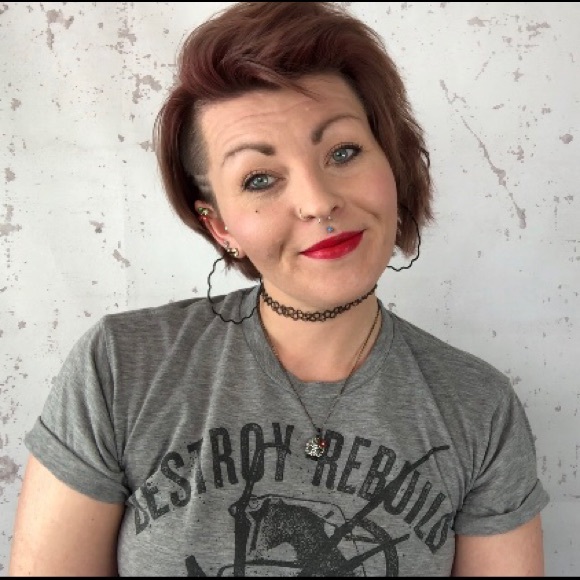 Meet your Posher, Gina - Picture 6 of 8